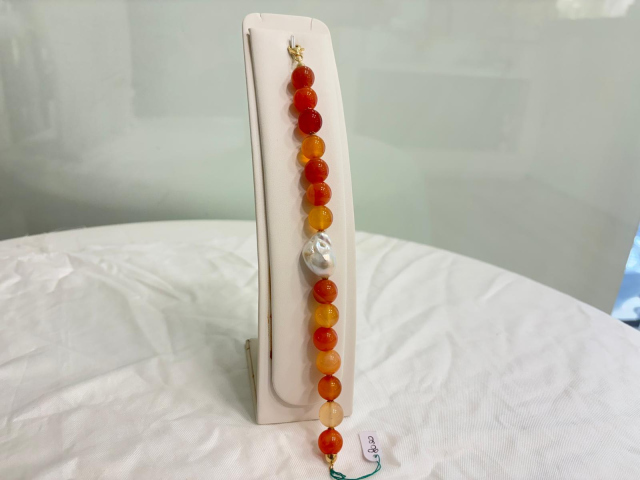 Bracciale con Corniola e Perla Barocca