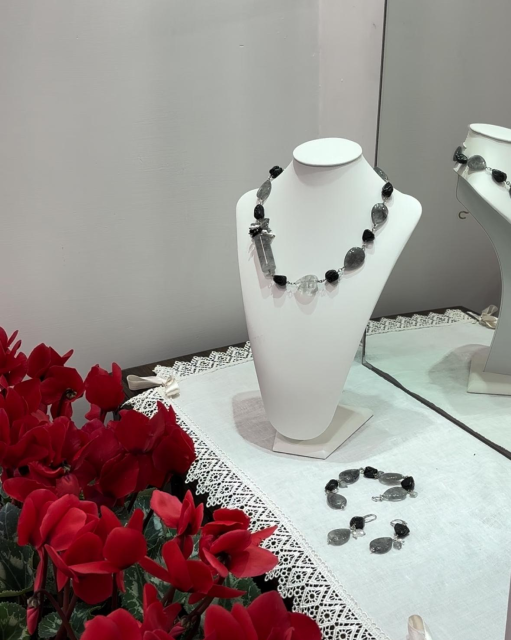Parure in Quarzo Grigio, Onice e Perle Scaramazza