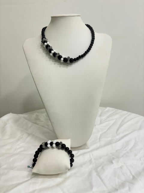 Parure Onice Nera Colore, Agata Bianca e Quarzo Grigio