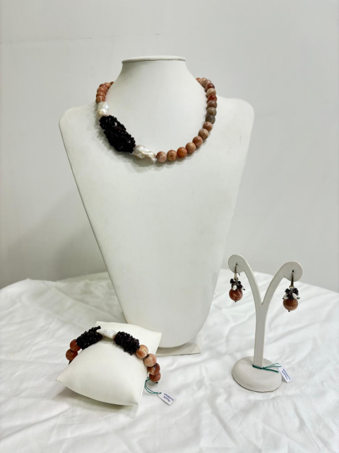 Parure Sunstone, Granato e Perle di Scaramazza
