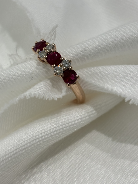 Anello con rubini