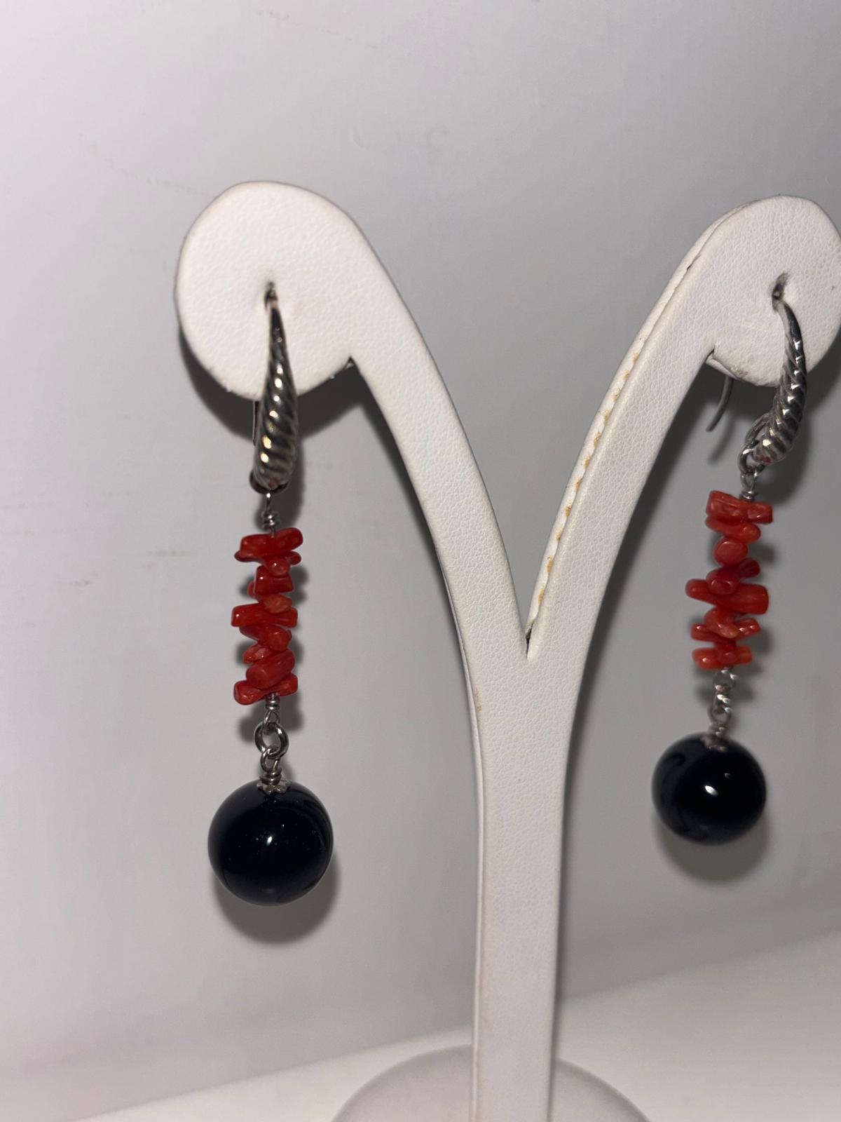 Orecchini in Argento con Corallo Sardo e Onice Nera