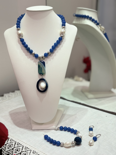 Parure in Agata Blu, Perla Scaramazza e Pietra Lavica Rodiata