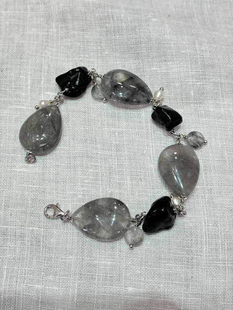 Bracciale in Quarzo Grigio, Onice e Perle Scaramazza