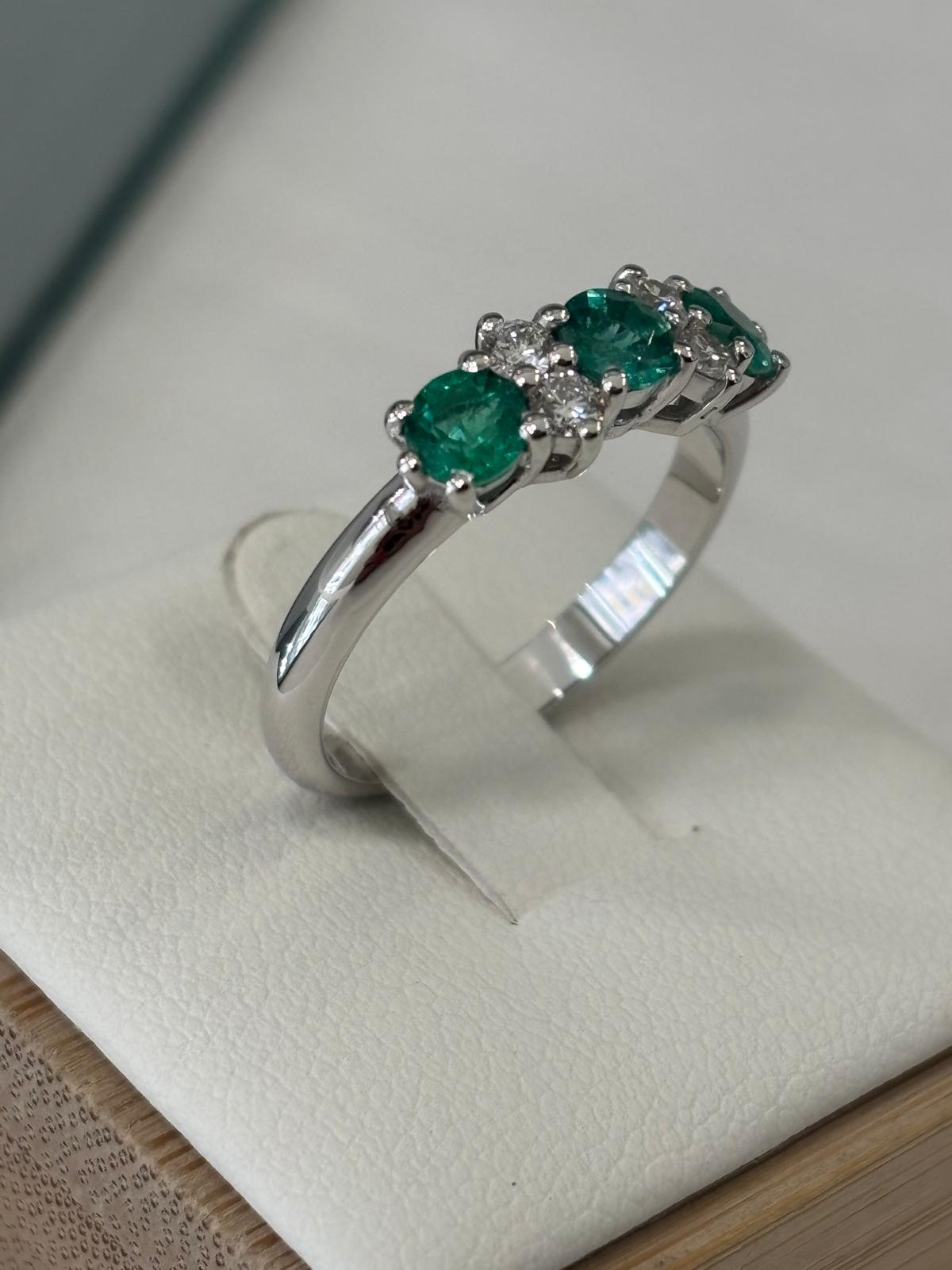 Anello smeraldo