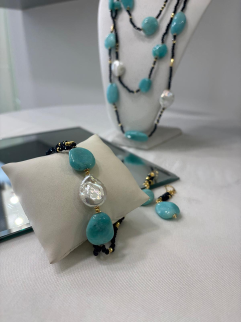 Bracciale Cristallo Blu, Amazzonite, Perla Scaramazza ed Ematite Dorata