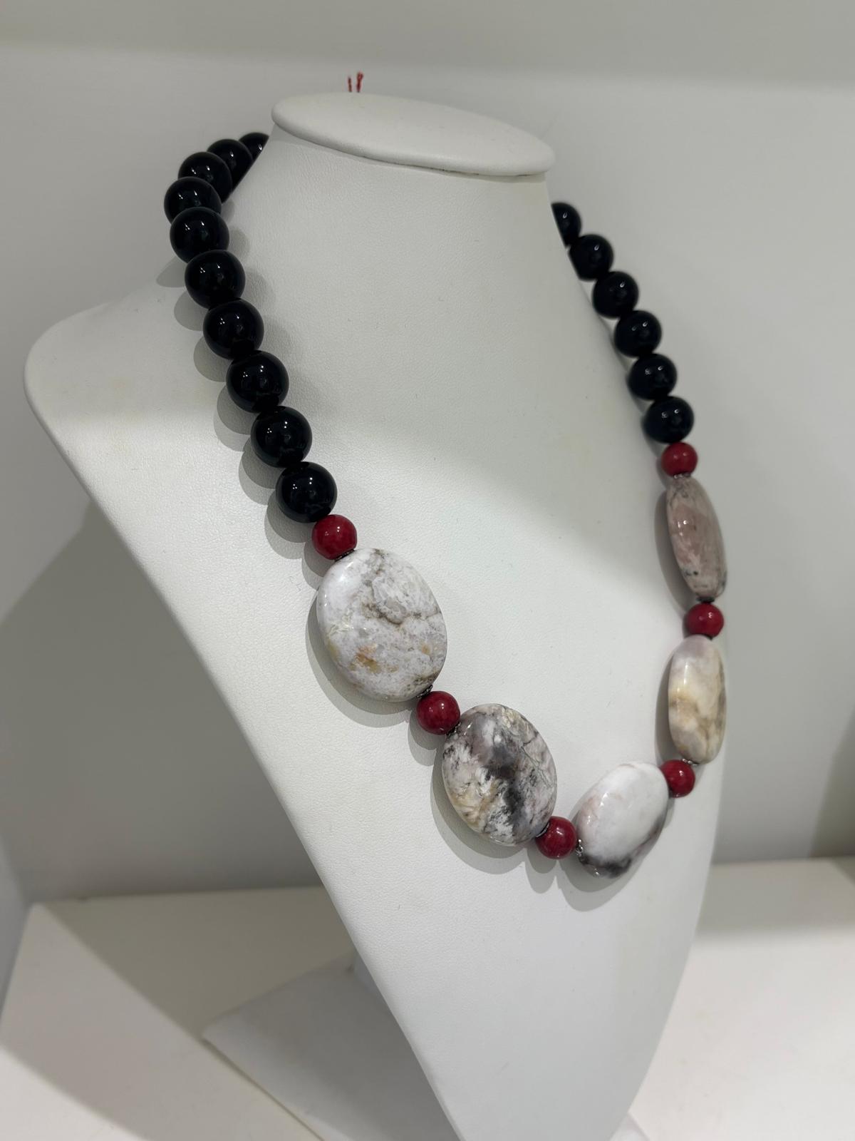 Collana in Agata Pazza, Corallo Bambù e Onice Nera