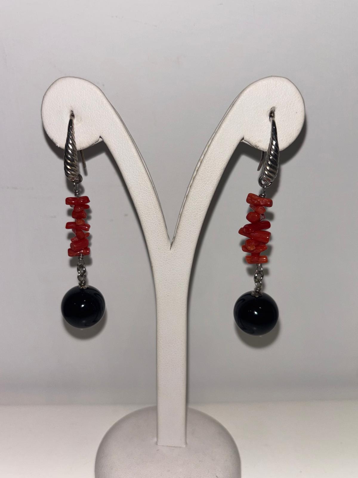 Orecchini in Argento con Corallo Sardo e Onice Nera