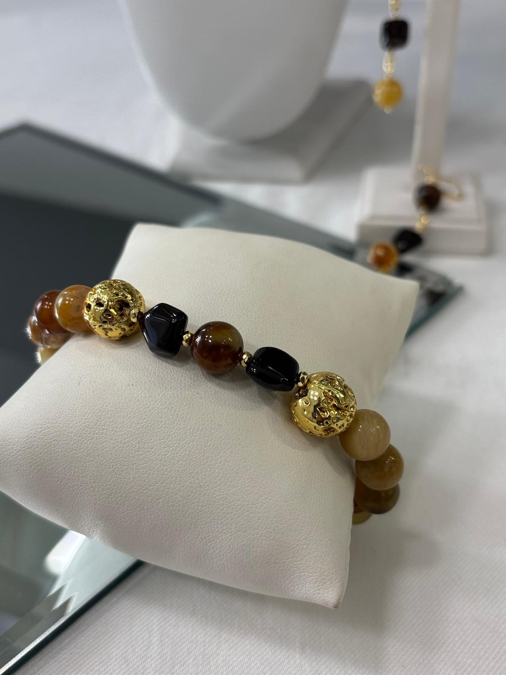 Bracciale Giada Szowou, Granato e Pietra Lavica Dorata