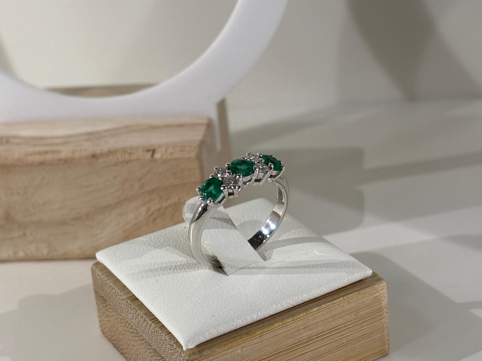 Anello smeraldo