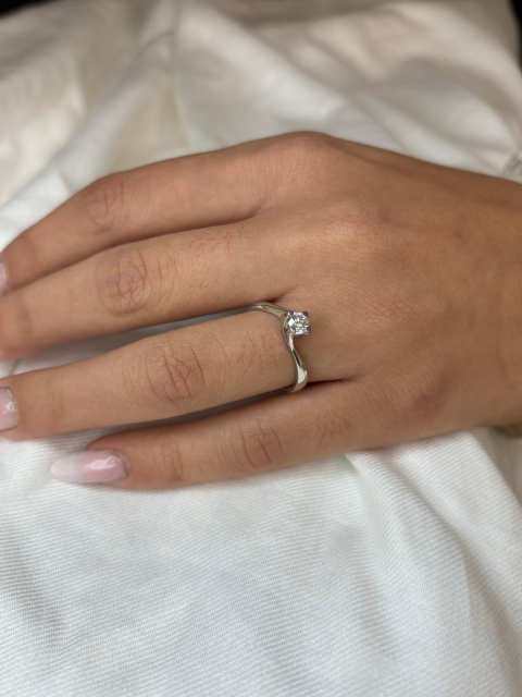 anello solitario