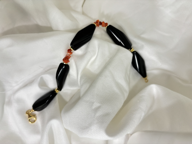 bracciale onice nera e corallo