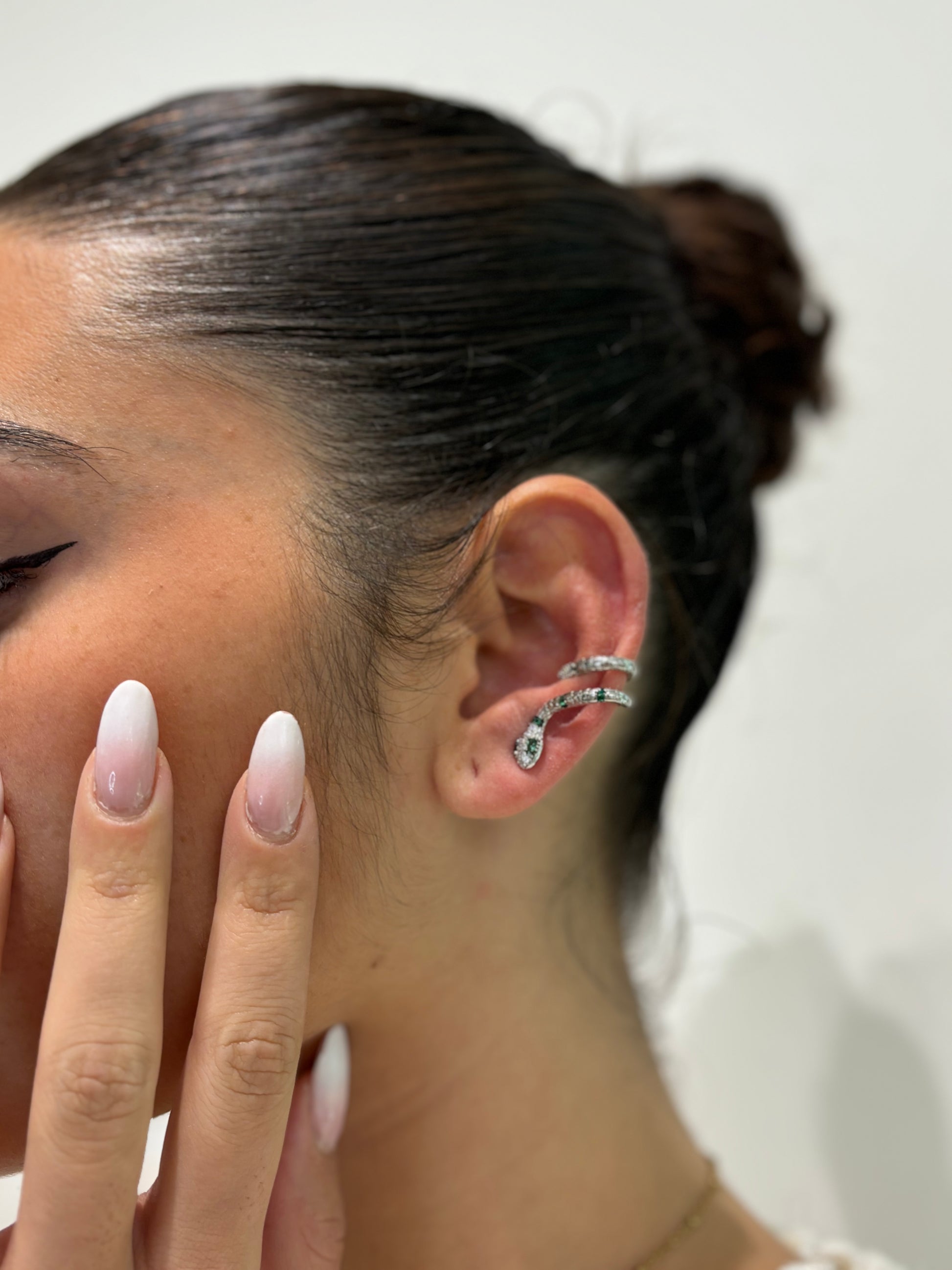 Ear cuff
