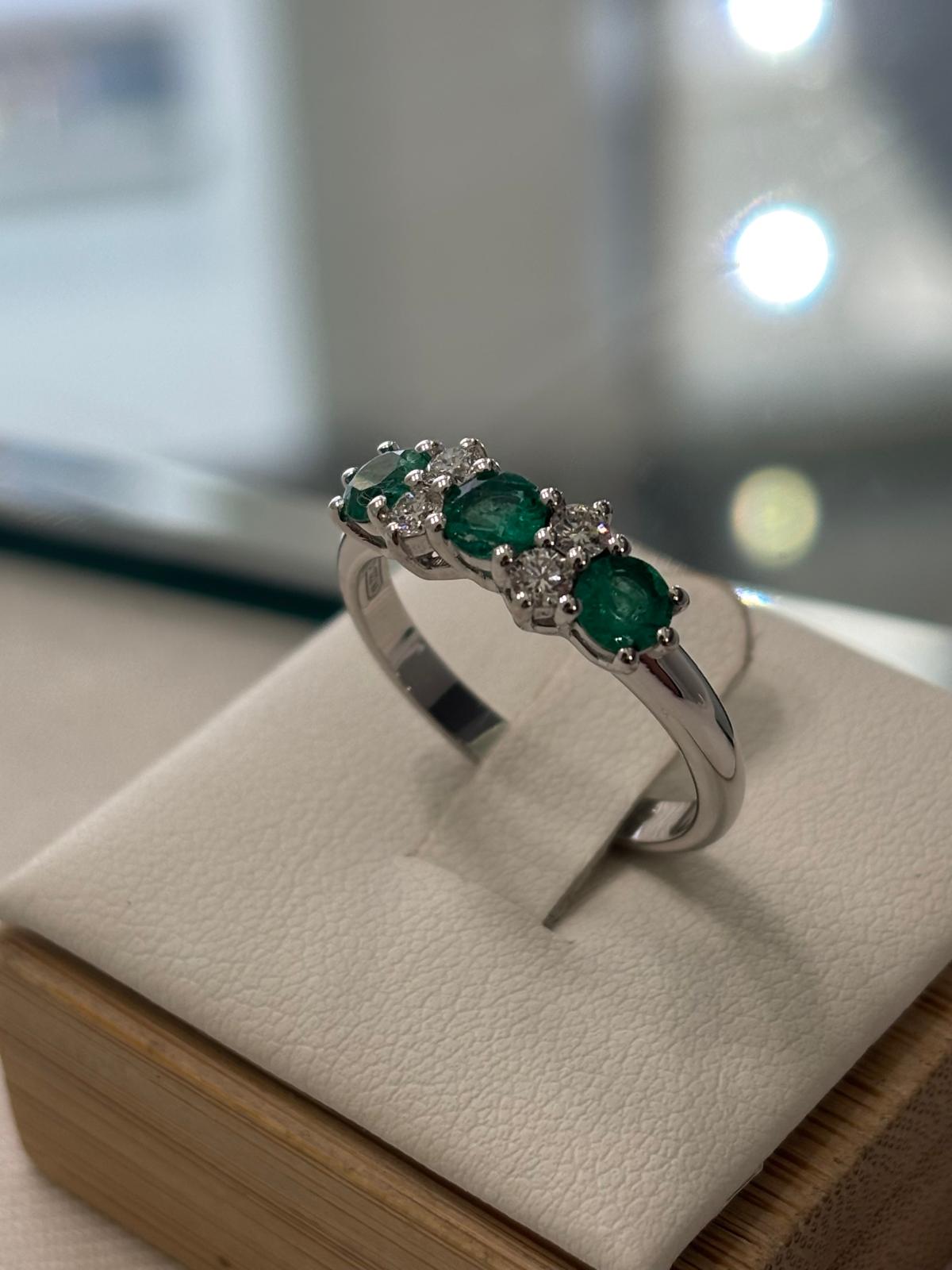 Anello smeraldo