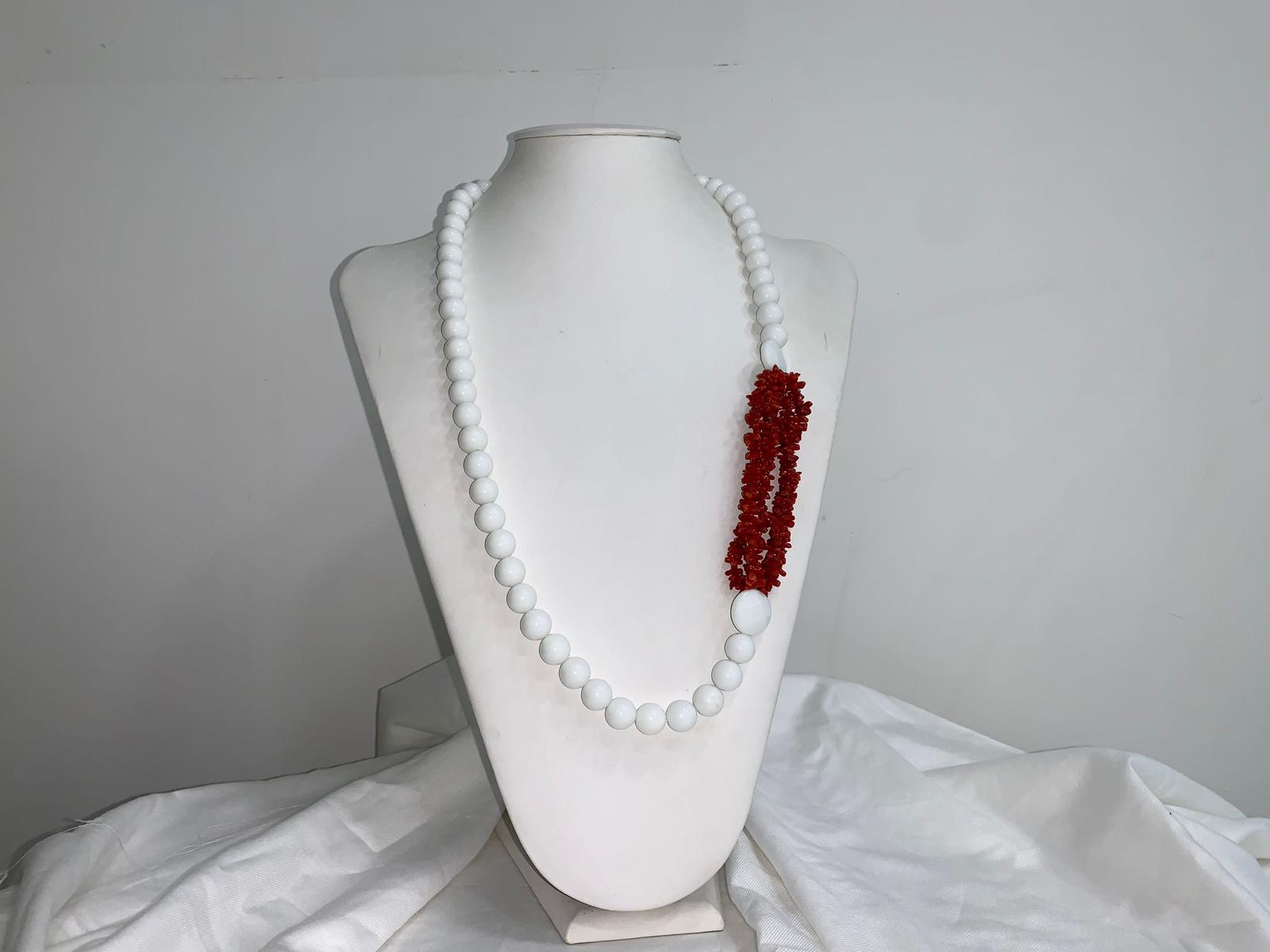 Collana in Agata Bianca e Corallo Sardo