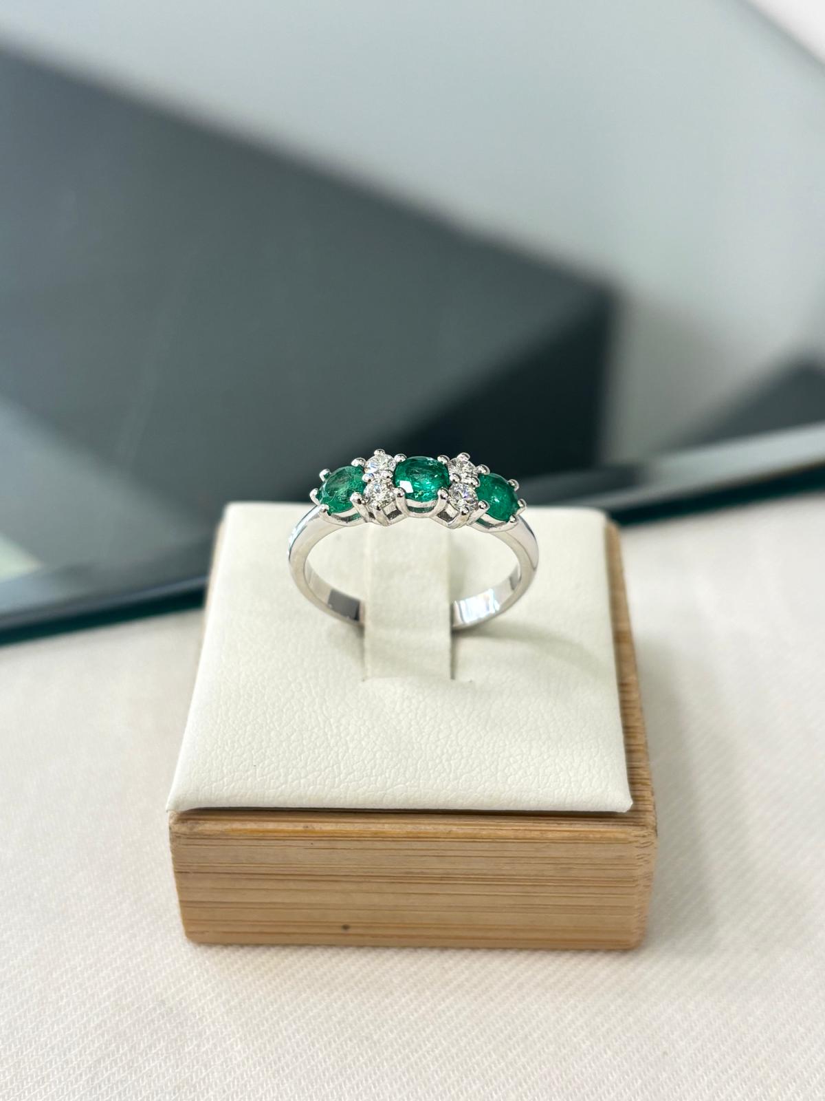 Anello smeraldo