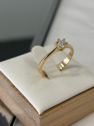 Anello solitario
